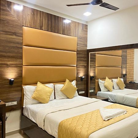 Hotel Blue Wellington - Near Mumbai Airport Exterior foto