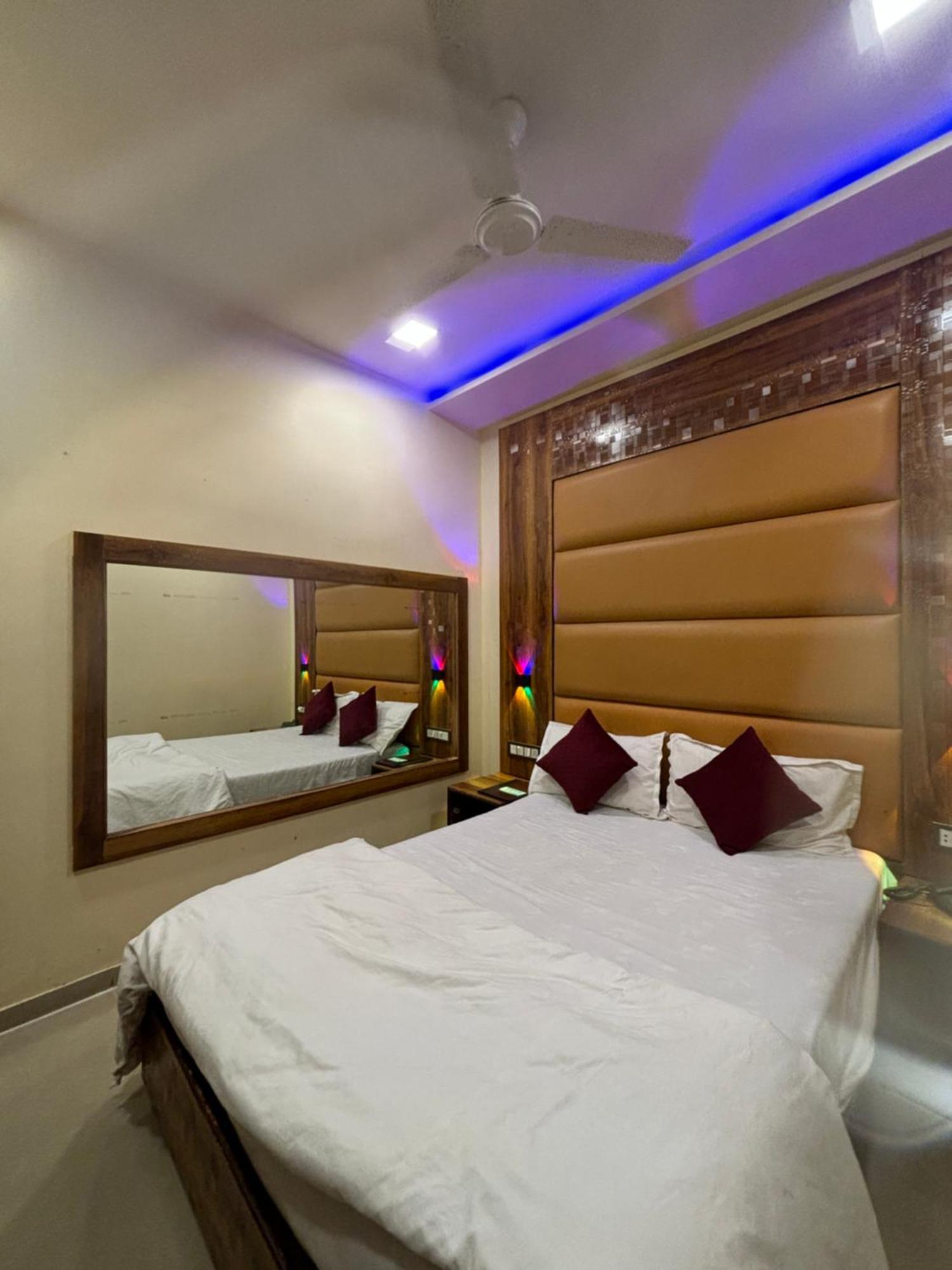 Hotel Blue Wellington - Near Mumbai Airport Exterior foto