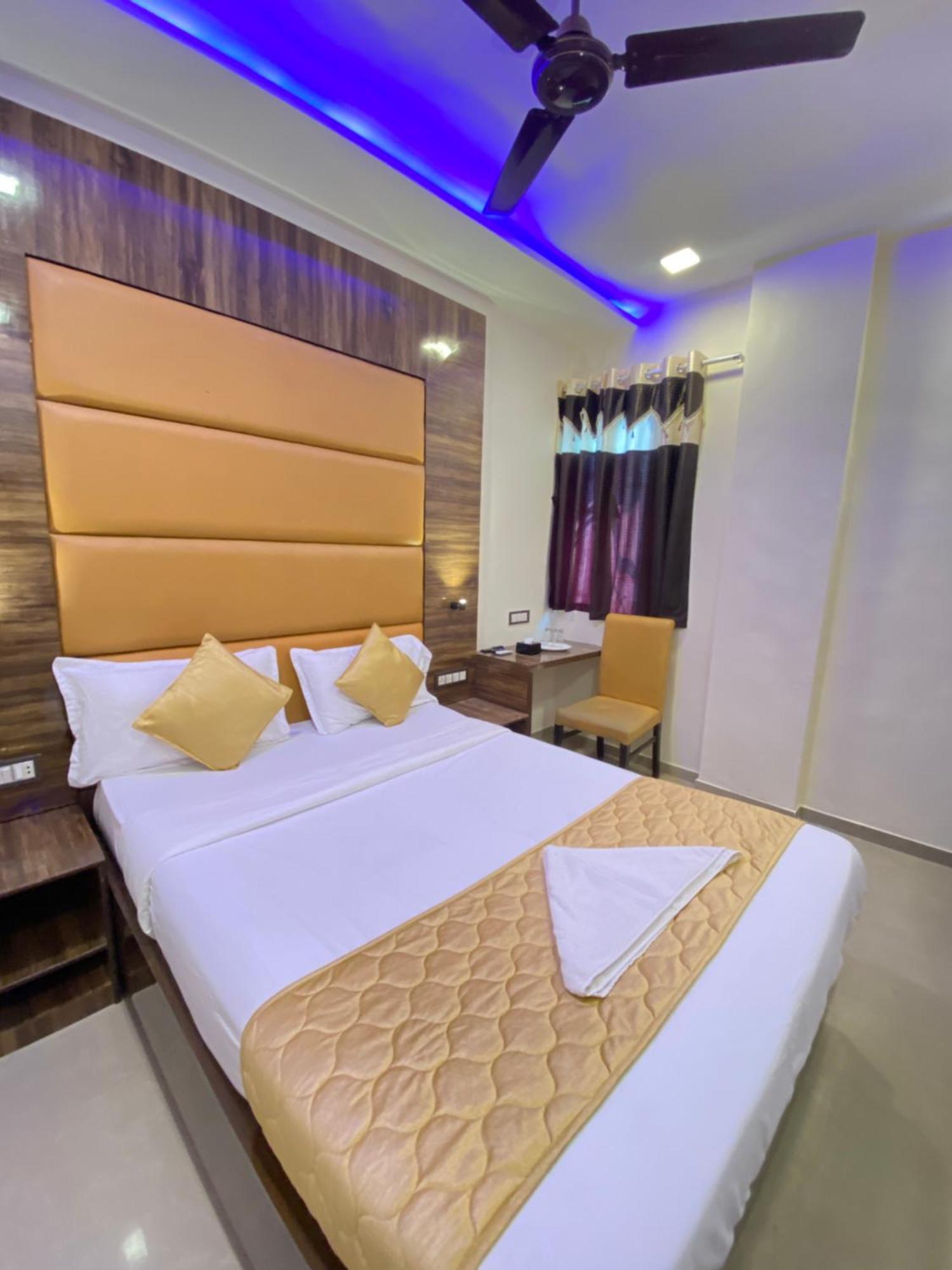 Hotel Blue Wellington - Near Mumbai Airport Exterior foto