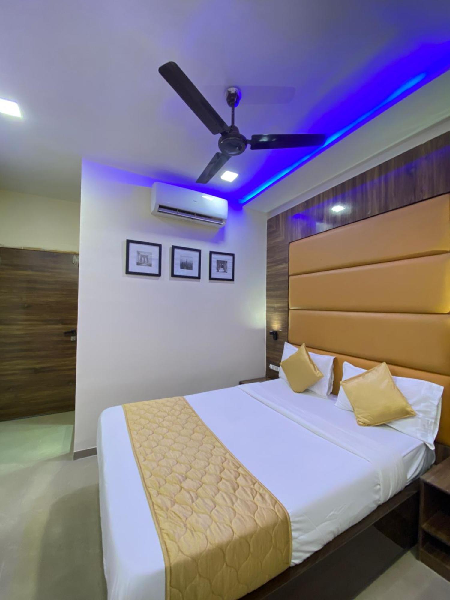 Hotel Blue Wellington - Near Mumbai Airport Exterior foto