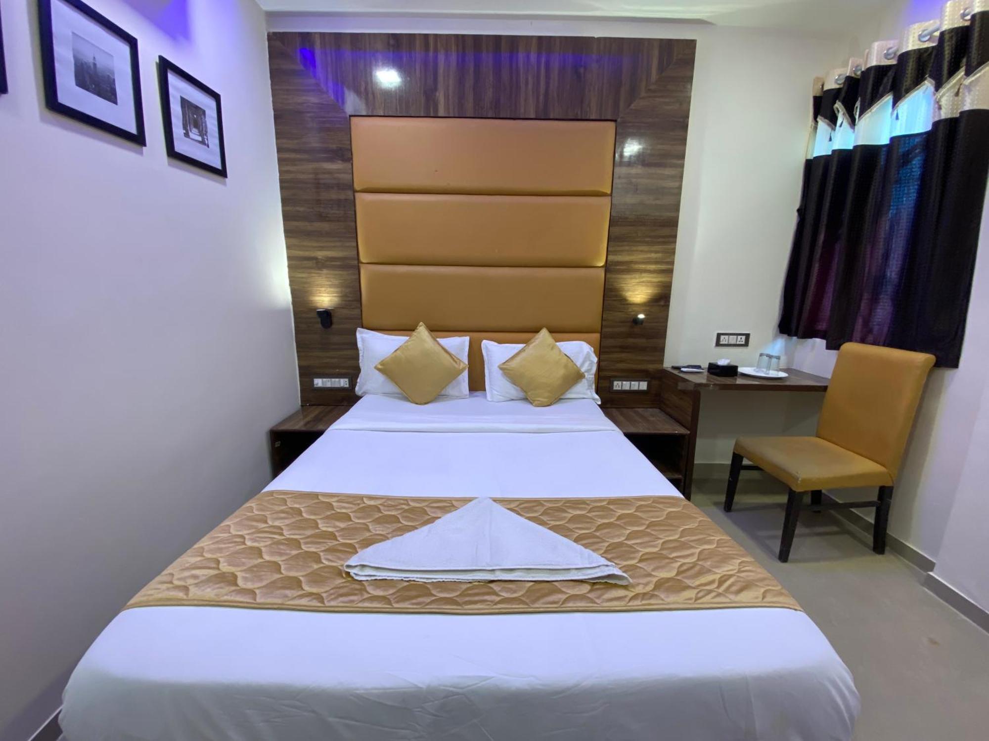 Hotel Blue Wellington - Near Mumbai Airport Exterior foto